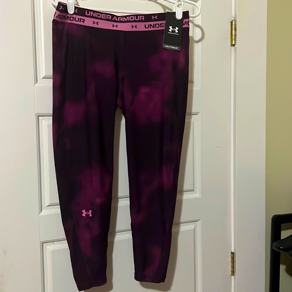 UA Leggins (YXL fits like a Women’s Small)